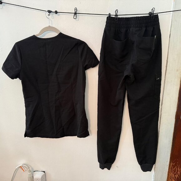 Figs Black Bundle XXS 1 Catarina Tops, 1 High Waist Zamora Bottom - Picture 2 of 7